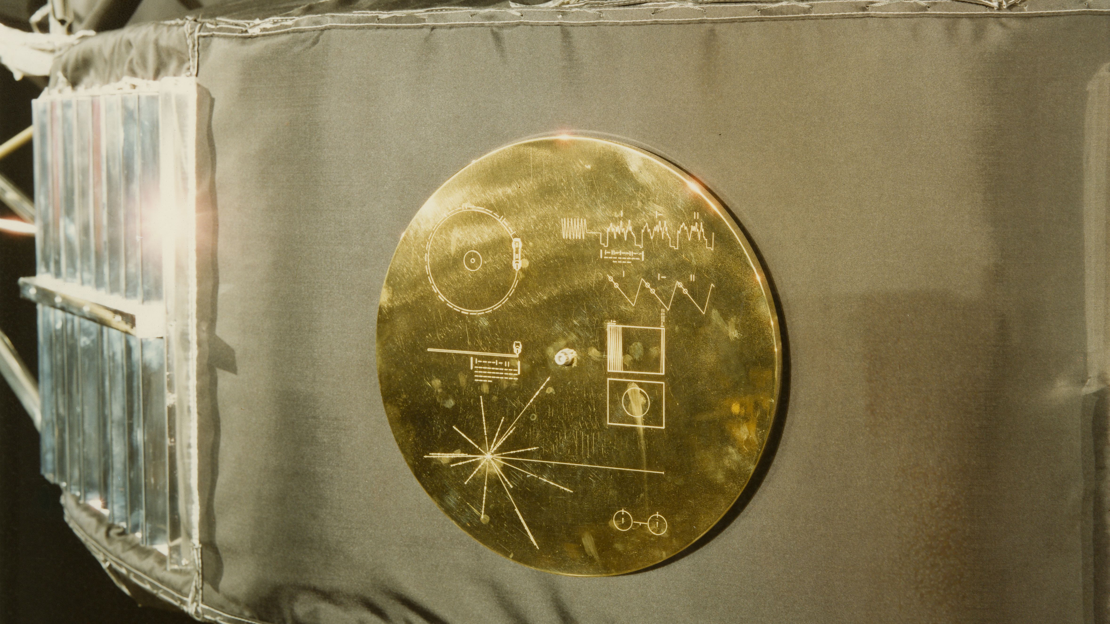 voyager goldenr record on spacecraft
